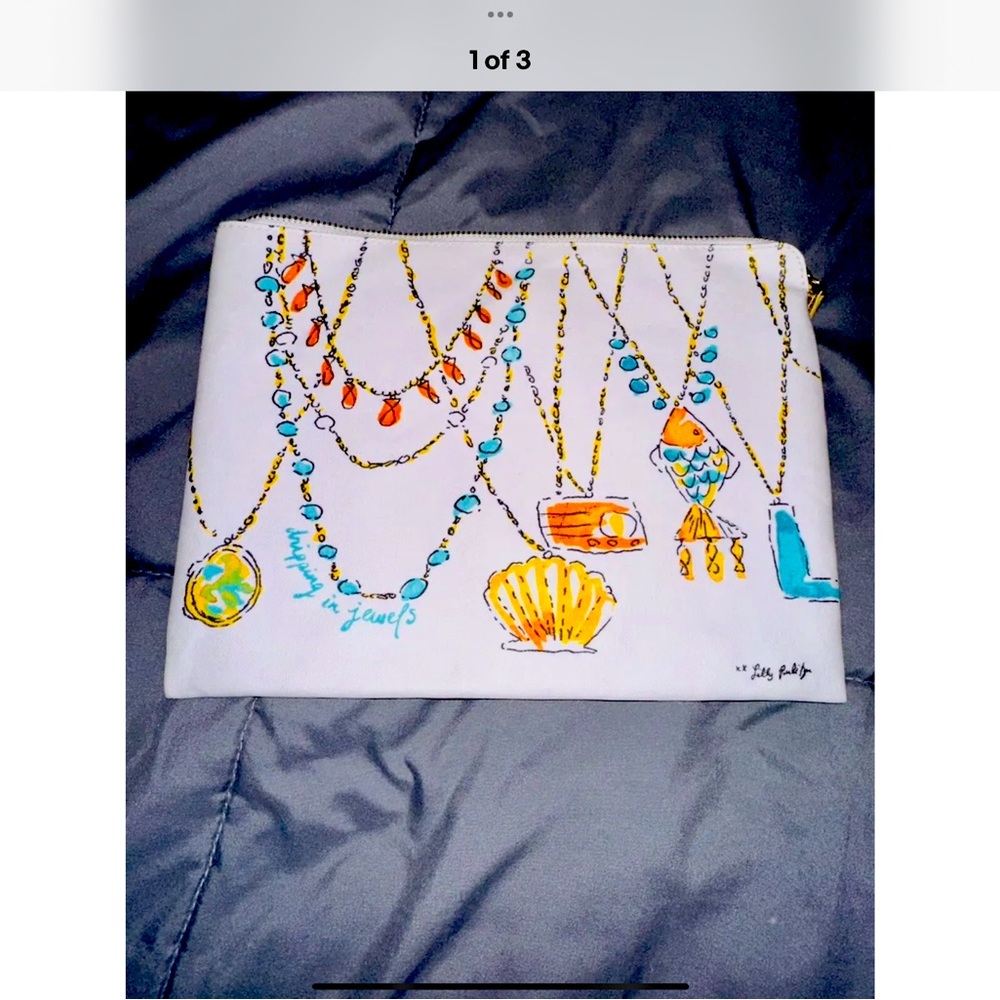 Lilly Pulitzer Zipper Pouch.  Dripping in jewels.  White with gold zipper !